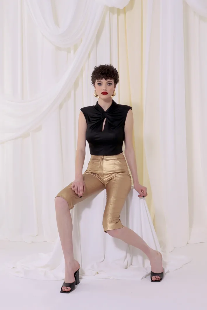 spodnie_capri_dakota_gold_1.webp AGGI Spodnie Capri Dakota Gold^ Spodnie
